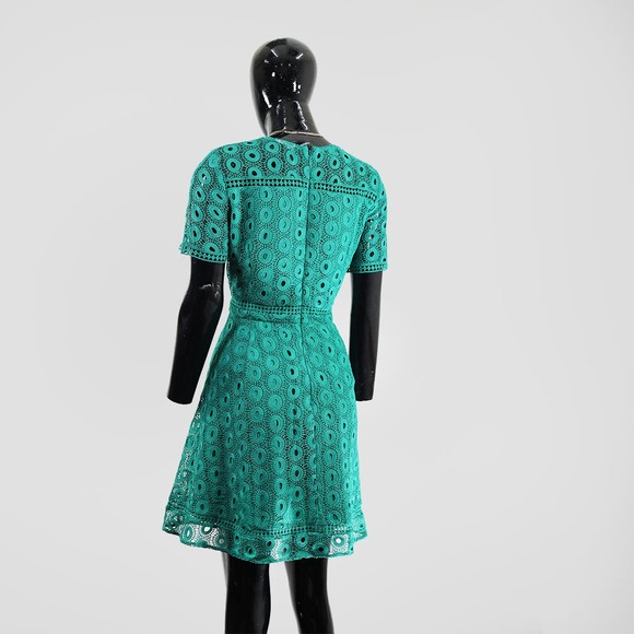 Stunning Warehouse Eyelet Lace Dress - Emerald Green - Picture 3 of 6